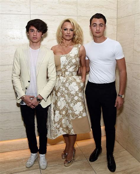 how many children does pamela anderson have